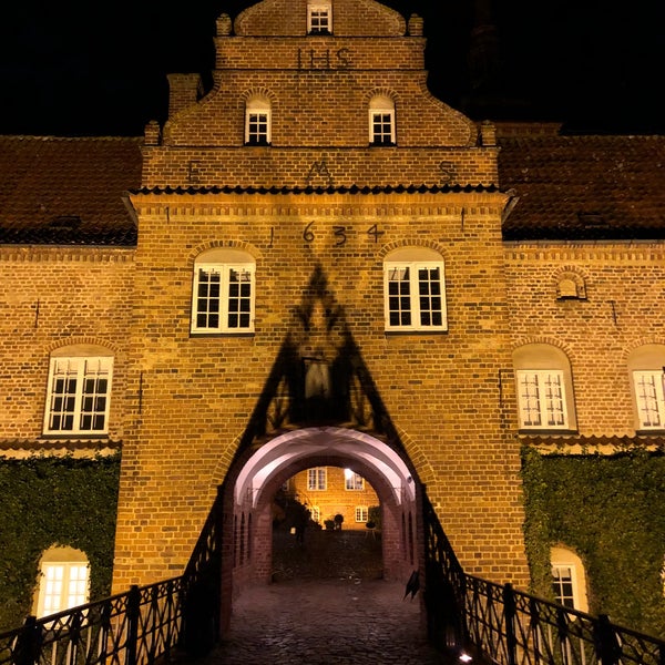 Photo taken at Holckenhavn Slot by samichlaus on 10/28/2018