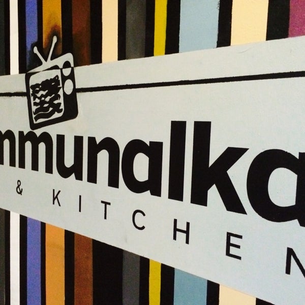 Foto tomada en Коммуналка / Kommunalka Bar &amp; Kitchen  por Ksunya P. el 7/20/2014