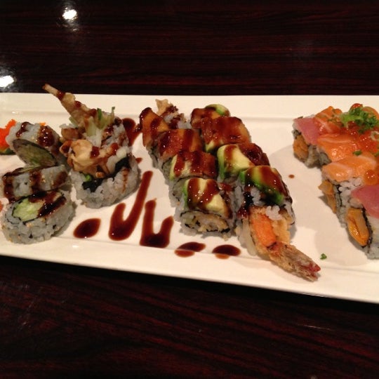 Das Foto wurde bei Sushi Kingdom von Isaac K. am 11/30/2012 aufgenommen