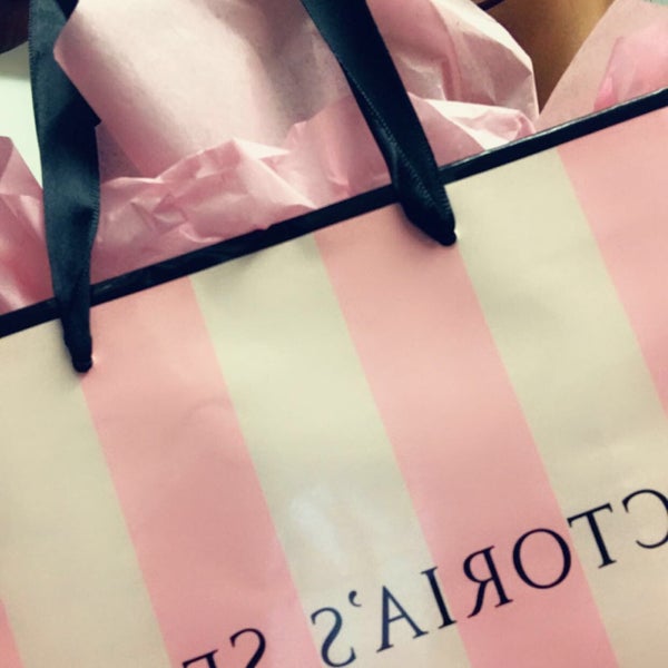 shopping  Victoria secret outfits, Shopping bags snapchat story, Victoria's  secret aesthetic
