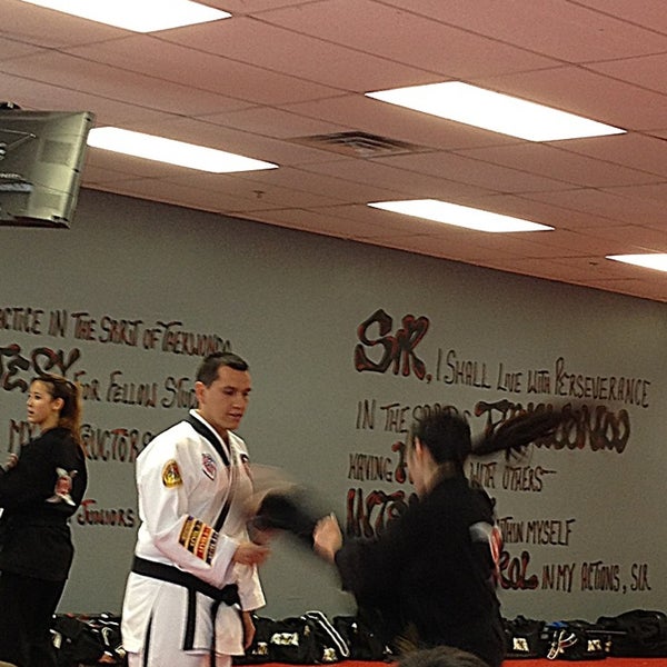 5/15/2013에 Sarah S.님이 Rico&#39;s Martial Arts에서 찍은 사진