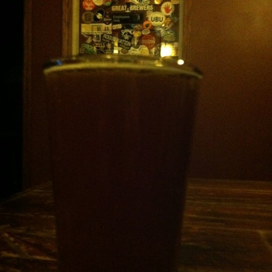 Foto tirada no(a) Nail Creek Pub &amp; Brewery por Anne W. em 11/17/2012