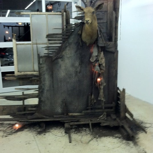 11/17/2012にLansing M.がFitzroy Galleryで撮った写真