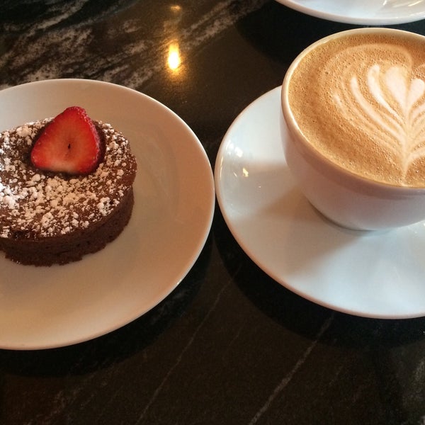 6/16/2015にLaura L.がCommonWealth Coffeehouse &amp; Bakeryで撮った写真