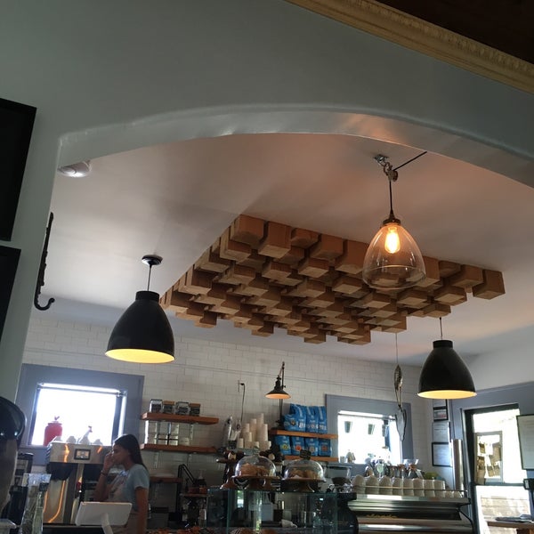 9/1/2016 tarihinde Laura L.ziyaretçi tarafından CommonWealth Coffeehouse &amp; Bakery'de çekilen fotoğraf