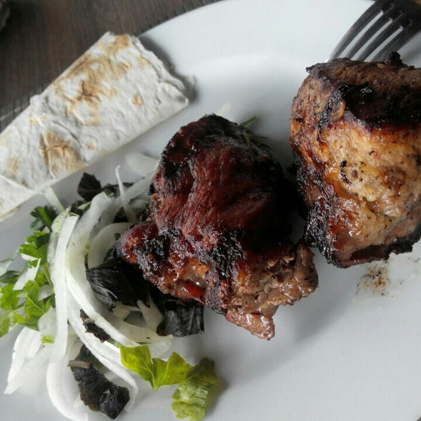 свиная шейка шашлык. шашлычный край. шашлык. фото шашлыка на мангале. шашлычный край.