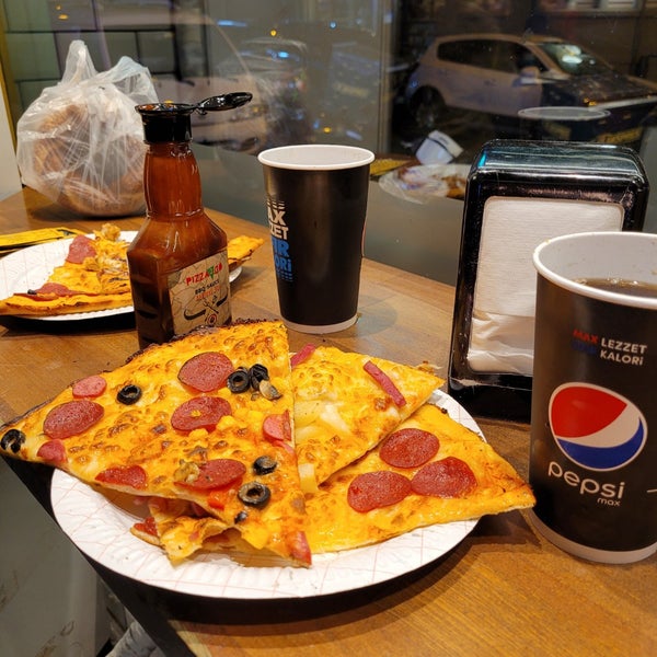 4/2/2023 tarihinde Mohamad A.ziyaretçi tarafından Pizza2Go'de çekilen fotoğraf