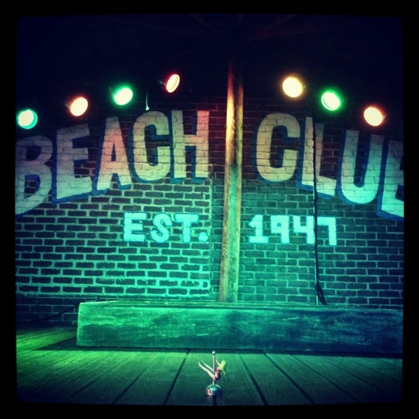 Photo prise au The Beach Club par Marci R. le2/24/2013