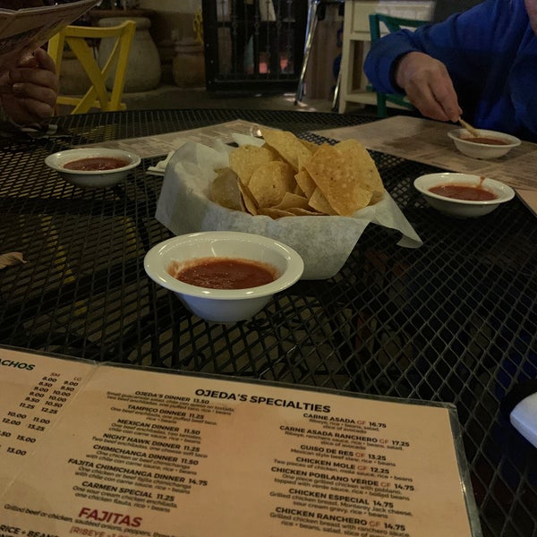 Foto scattata a Ojeda&#39;s Mexican Restaurant da Ray H. il 12/5/2020