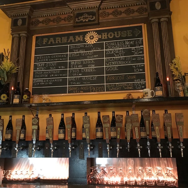 Foto tirada no(a) Farnam House Brewing Company por Ray H. em 1/10/2018