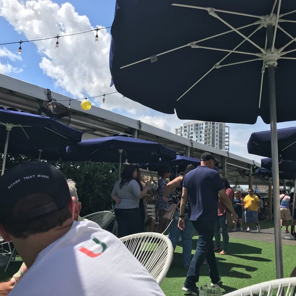 Das Foto wurde bei The Wharf Miami von Ray H. am 3/31/2018 aufgenommen