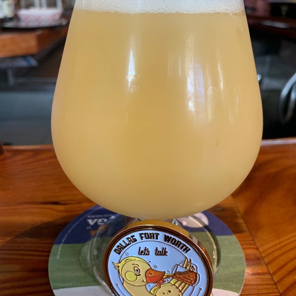 Снимок сделан в Charleston Beer Works пользователем Ray H. 5/31/2021