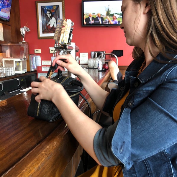 5/25/2018 tarihinde Patrick W.ziyaretçi tarafından Five Star Bar'de çekilen fotoğraf