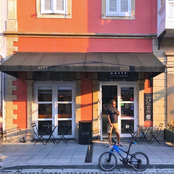Photo taken at KAFFÉ Coffee Shop by Büşra U. on 8/4/2018