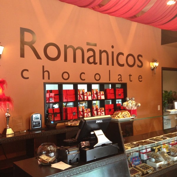 Das Foto wurde bei Romanicos Chocolate von Andres G. am 7/19/2013 aufgenommen