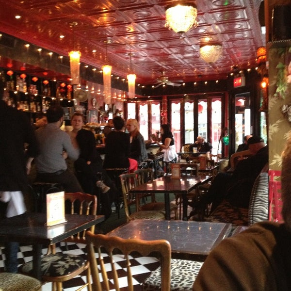 Foto diambil di Simone Martini Bar &amp; Cafe oleh Konstantinos P. pada 4/4/2013