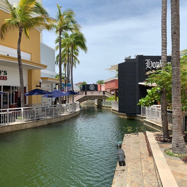 รูปภาพถ่ายที่ La Isla Acapulco Shopping Village โดย Yad .. เมื่อ 7/16/2021