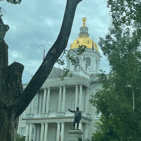 Foto tirada no(a) New Hampshire State House por Erika R. em 7/2/2022
