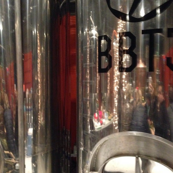 รูปภาพถ่ายที่ Bolt Brewery โดย Frank U. เมื่อ 12/13/2014