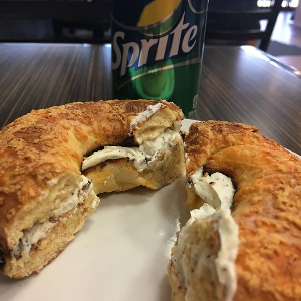 Hollywood Donuts and Deli Cafe 15 Westney Road N