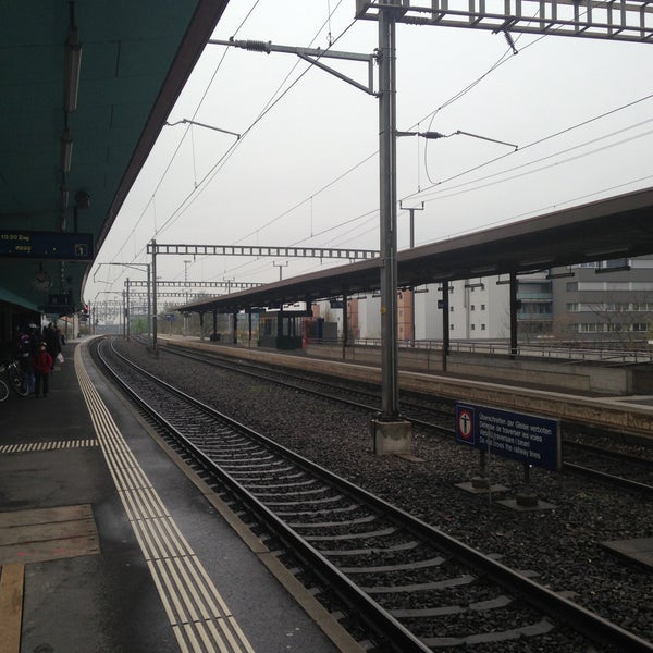 Bahnhof Baar Baar, Zug