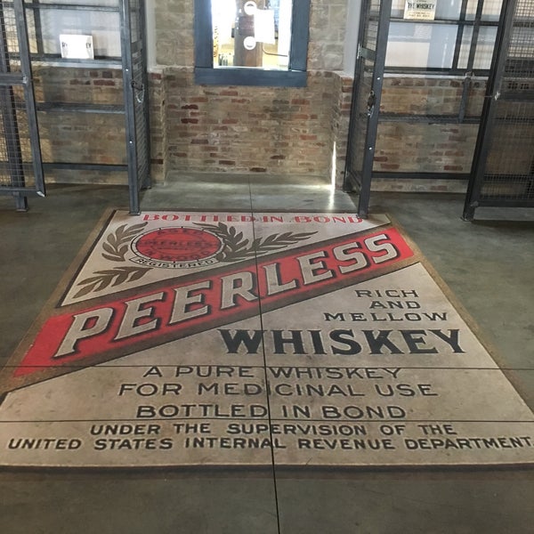 รูปภาพถ่ายที่ Kentucky Peerless Distilling Company โดย stylishboots เมื่อ 5/10/2017