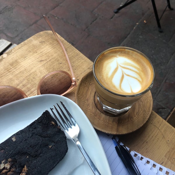 10/13/2019 tarihinde Merve E.ziyaretçi tarafından Swedish Coffee Point'de çekilen fotoğraf