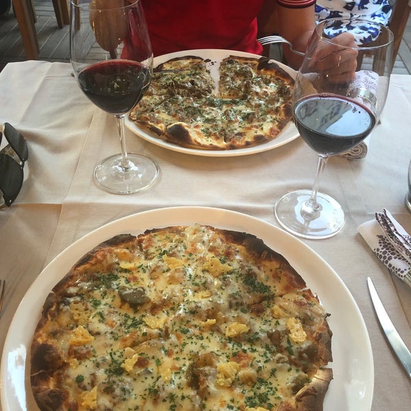 Photo taken at Beppe Pizzeria by Merve E. on 8/8/2019