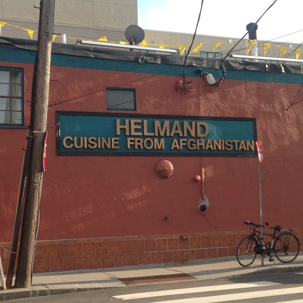 Снимок сделан в Helmand Restaurant пользователем Mesh A. 5/17/2016