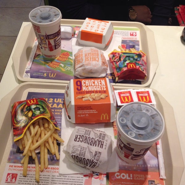 รูปภาพถ่ายที่ McDonald&#39;s โดย Lien 🐨❤️ เมื่อ 6/5/2014