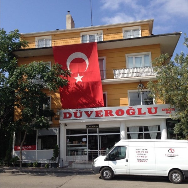 Das Foto wurde bei Düveroğlu von Düveroğlu am 4/21/2017 aufgenommen
