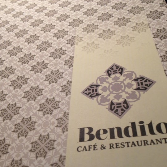 Foto tomada en Bendito Café e Restaurante  por Mariana C. el 12/2/2012