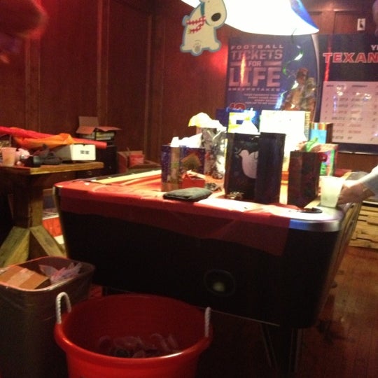 12/15/2012 tarihinde Patricia T.ziyaretçi tarafından Bubbas Sports Bar'de çekilen fotoğraf