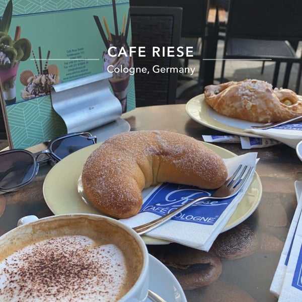 Foto tirada no(a) Café Riese por A .. em 8/25/2022
