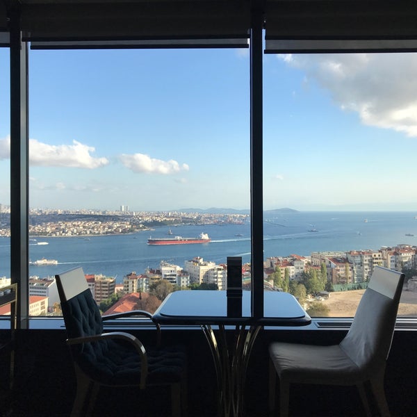 10/8/2018 tarihinde Henry W.ziyaretçi tarafından Veranda Restaurant &amp; Lounge InterContinental Istanbul'de çekilen fotoğraf