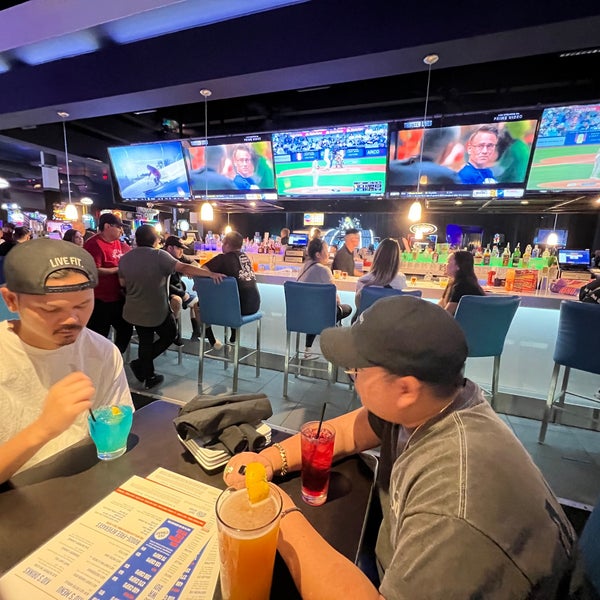 Photo taken at Dave &amp; Buster&#39;s by Thomas P. on 8/7/2022