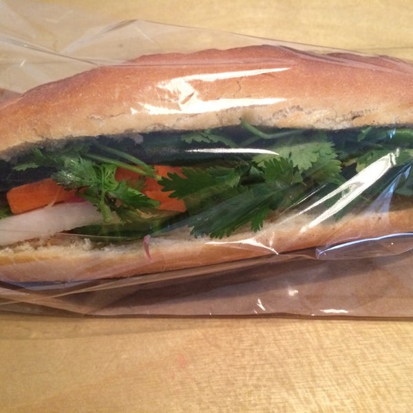 Das Foto wurde bei Bánh Mì 11 von Le N. am 6/2/2014 aufgenommen