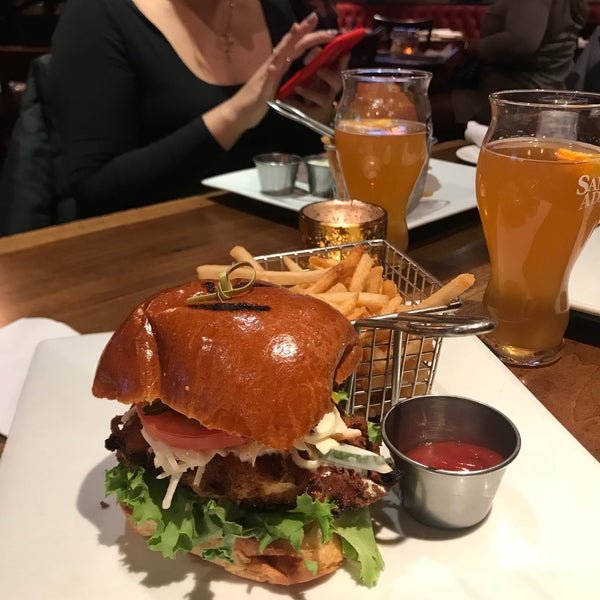 Photo taken at Harrington&#39;s Bar &amp; Grill by D i. on 4/11/2019