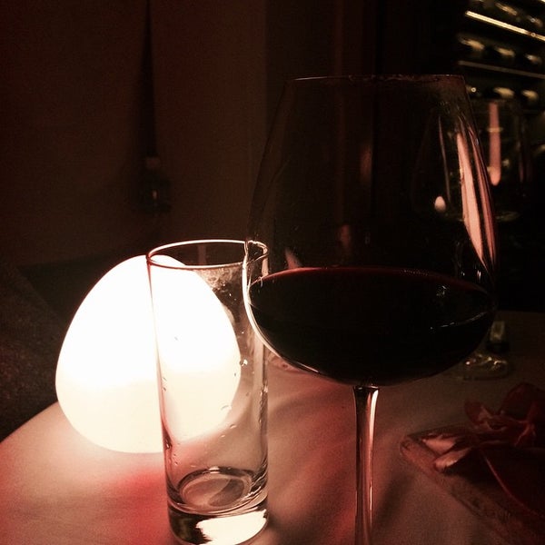 Photo taken at DiVino Wine Bar &amp; Restaurant by David Y. on 12/19/2014