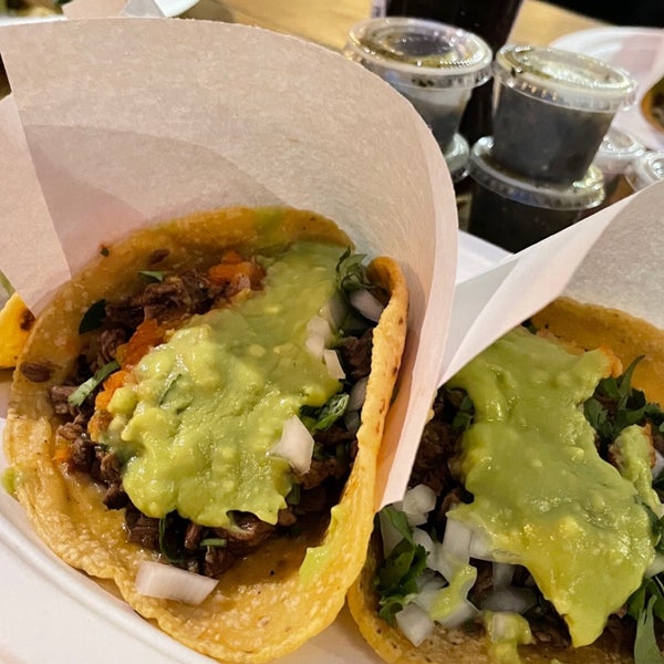 6/25/2023 tarihinde آبدولا آهمد ⚜️ziyaretçi tarafından Los Tacos No. 1'de çekilen fotoğraf
