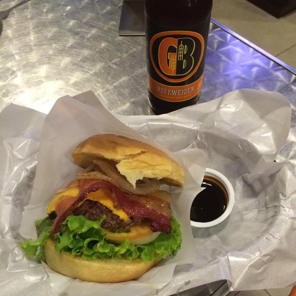 Photo taken at Charlie&#39;s Grind &amp; Grill by BeerLoverManila on 7/3/2015