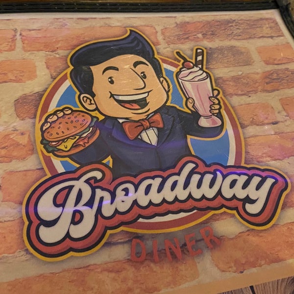 รูปภาพถ่ายที่ Broadway Diner โดย Oh, 💩!  Nicky Beanz เมื่อ 12/29/2022