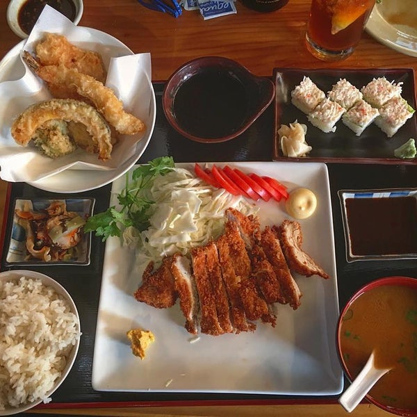 รูปภาพถ่ายที่ Sushi Bayashi โดย hiroticks เมื่อ 12/24/2015