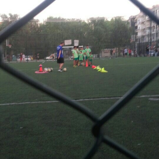 photos a gode cengiz parki hali saha karsiyaka izmir