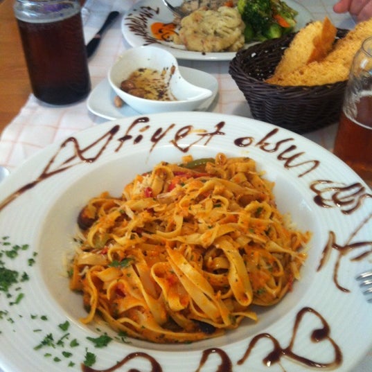 12/3/2012 tarihinde Didem M.ziyaretçi tarafından Cafeka Restaurant &amp; Cafe'de çekilen fotoğraf