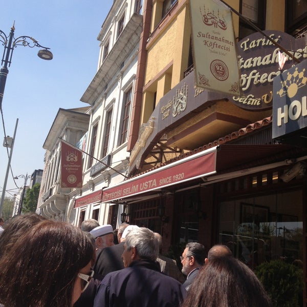 4/26/2013 tarihinde İrem E.ziyaretçi tarafından Tarihi Sultanahmet Köftecisi'de çekilen fotoğraf