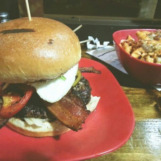 2/9/2013にPaul K.がG Burgerで撮った写真
