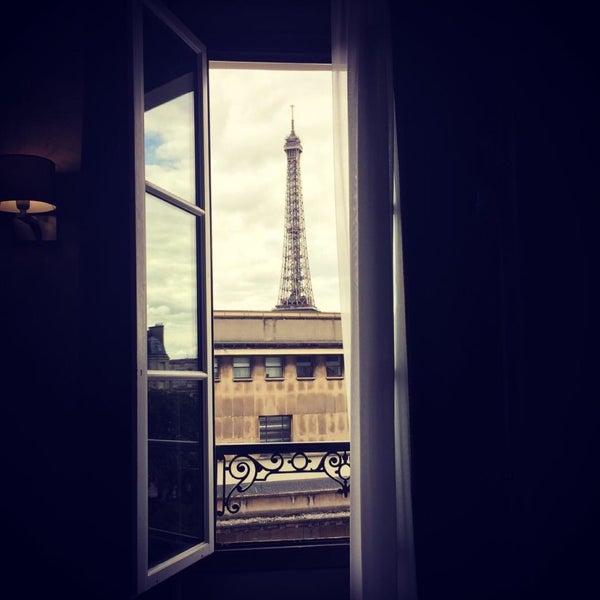 Снимок сделан в Hôtel Eiffel Trocadéro пользователем Clau Clau 7/27/2015