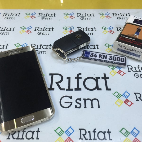 4/22/2015에 Mazlum K.님이 Rifat GSM Mersin에서 찍은 사진
