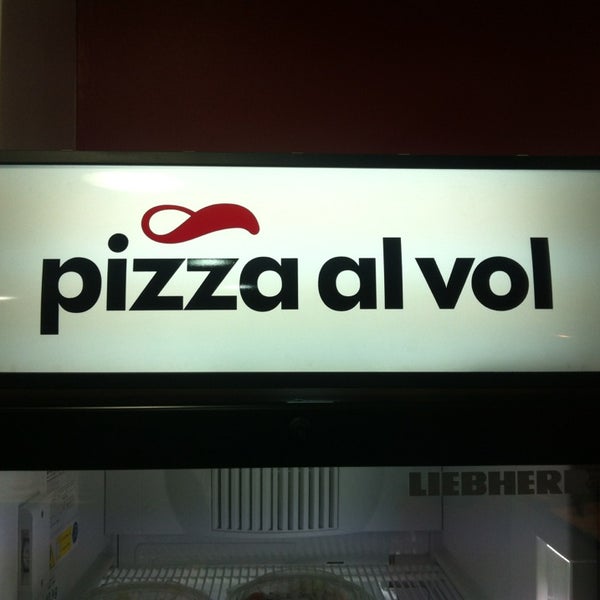 4/7/2013에 Pepo V.님이 Pizza al Vol에서 찍은 사진